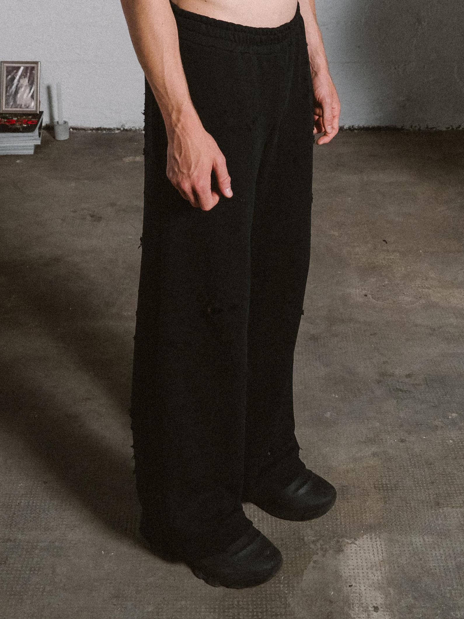 UNTETHERED CREWNECK + SILENT FRAME JOGGER (BLACK FRIDAY DEAL)