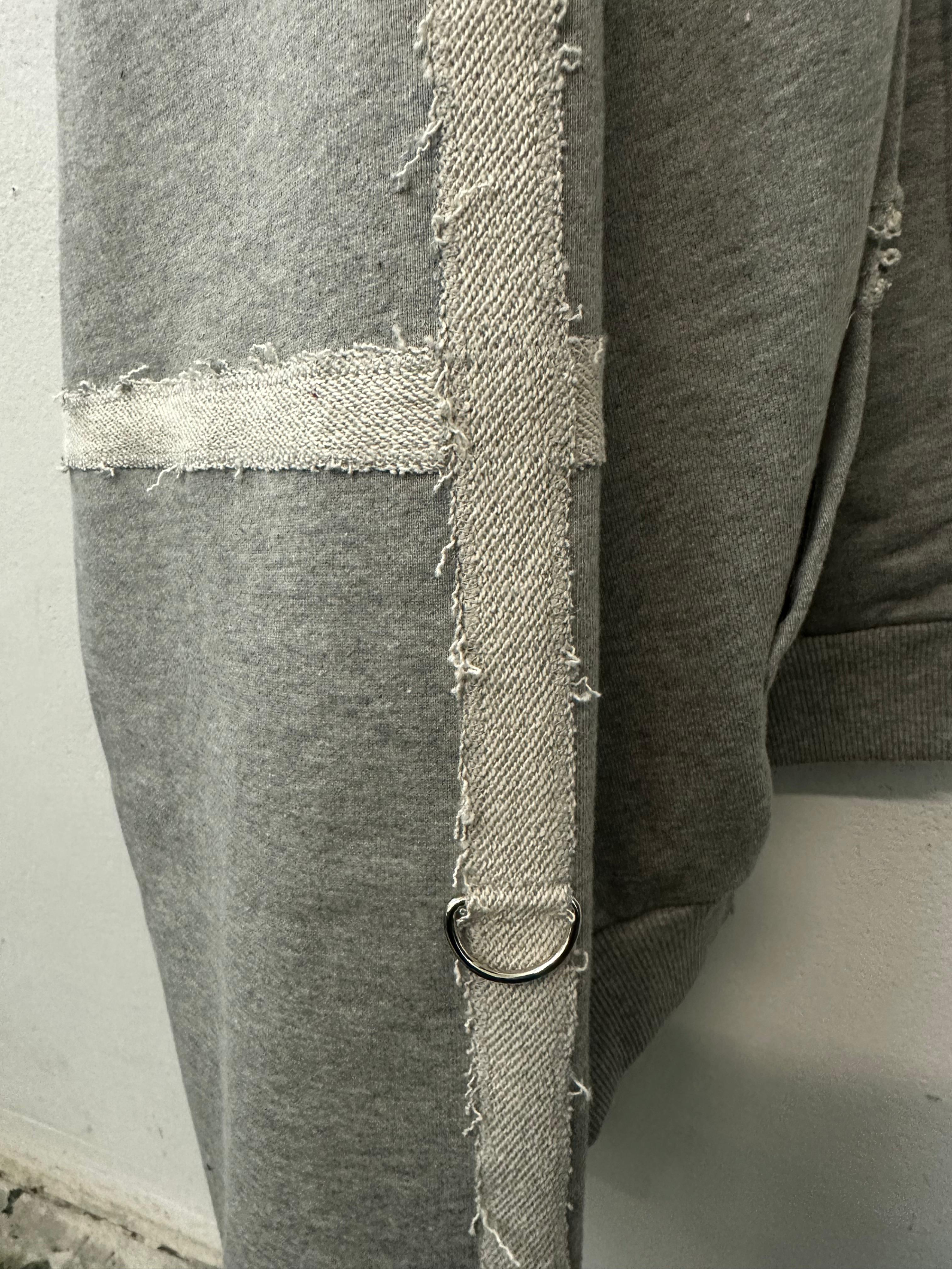 GREY MARL CROSS ZIPPER