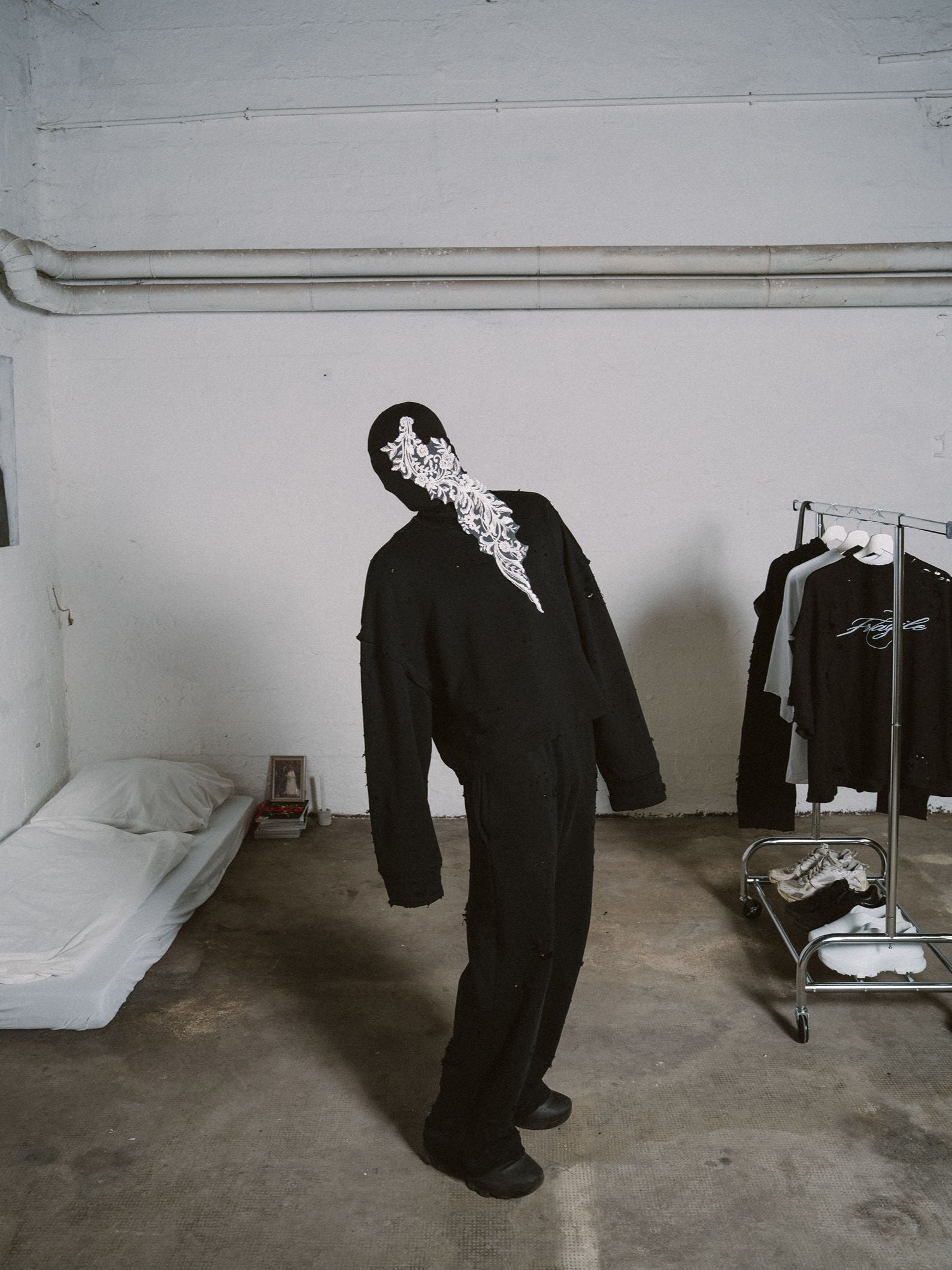 UNTETHERED CREWNECK + SILENT FRAME JOGGER (BLACK FRIDAY DEAL)