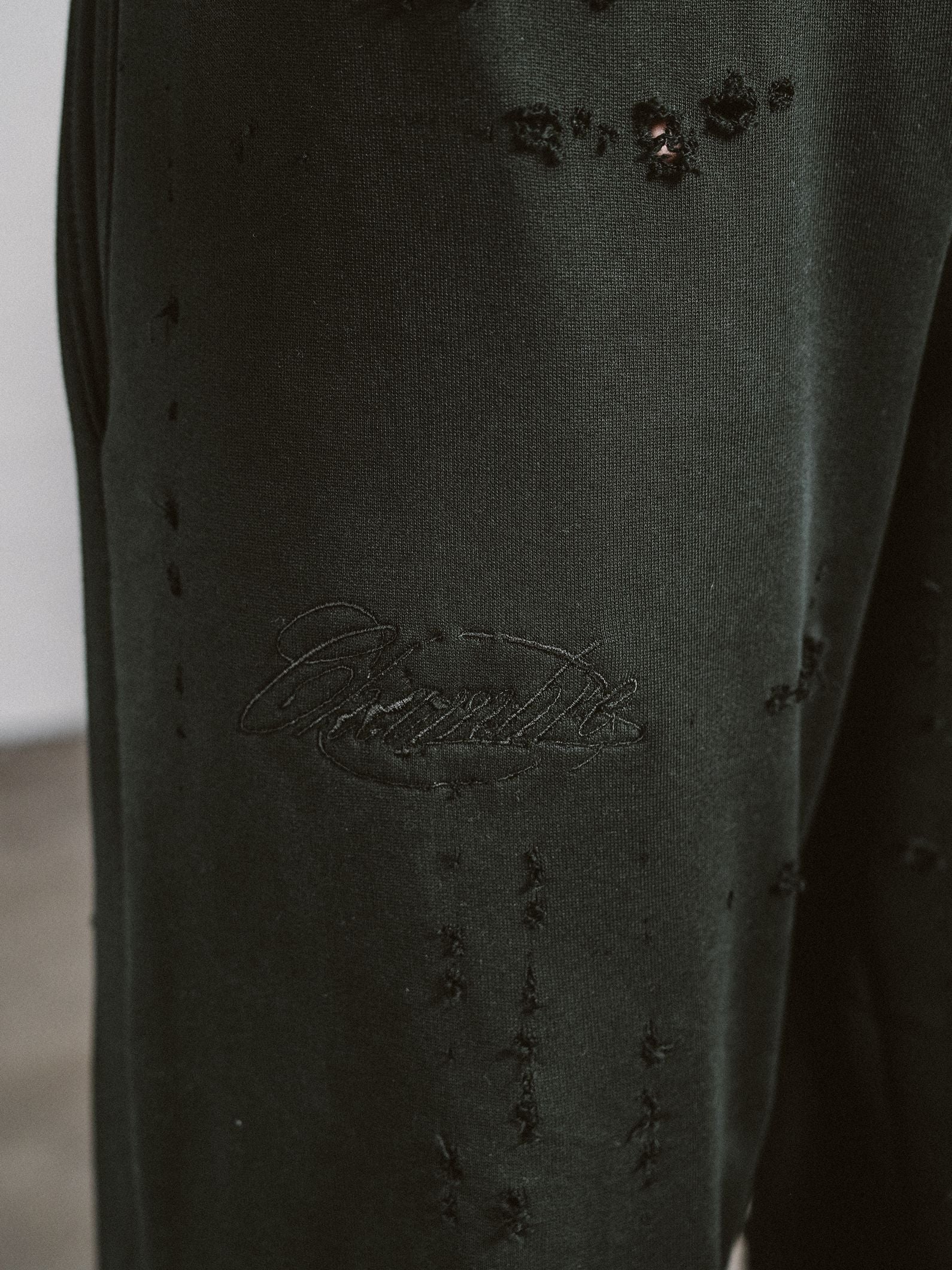 UNTETHERED CREWNECK + SILENT FRAME JOGGER (BLACK FRIDAY DEAL)