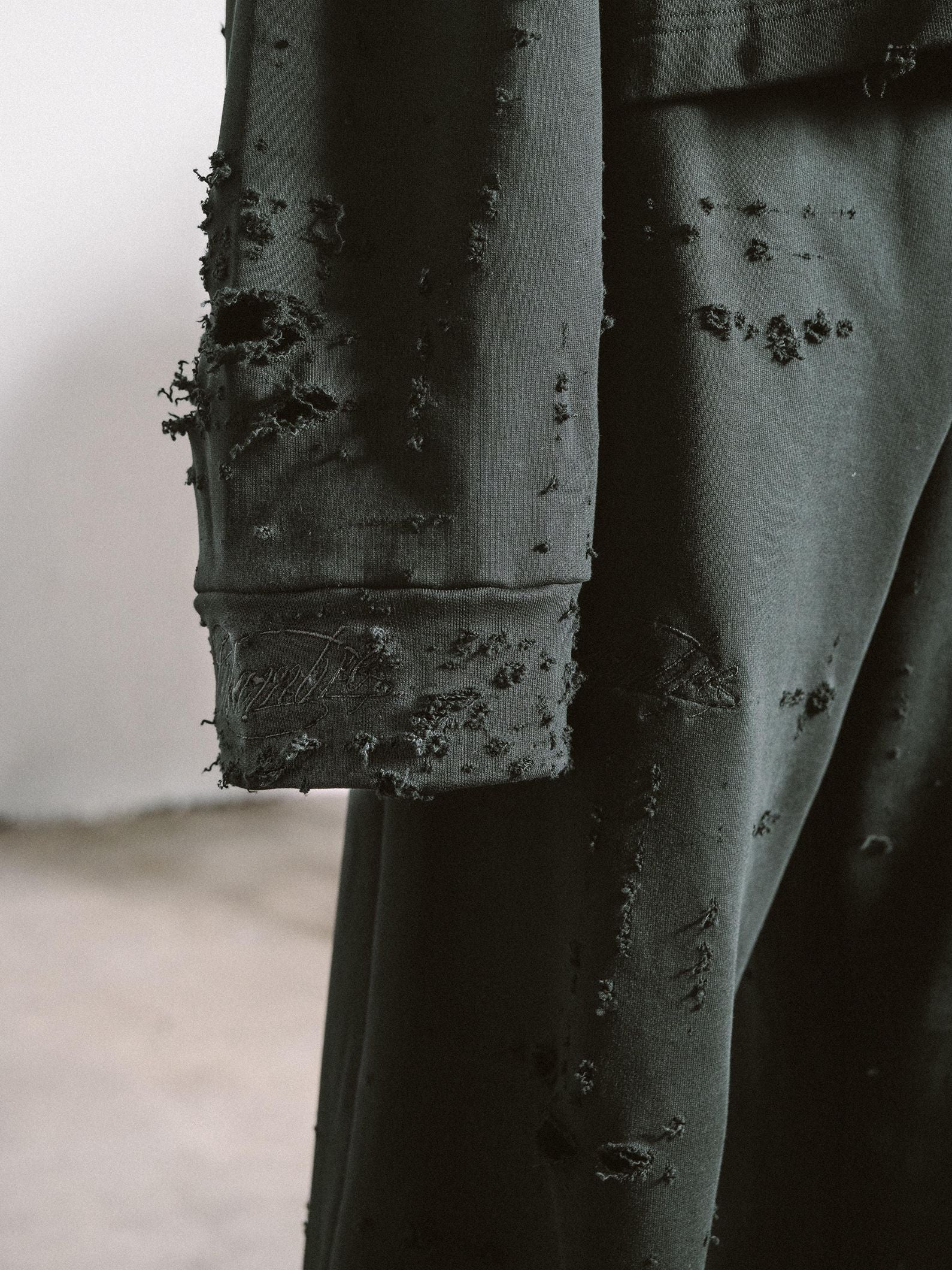 UNTETHERED CREWNECK + ORNAMENTAL JOGGER (BLACK FRIDAY DEAL)