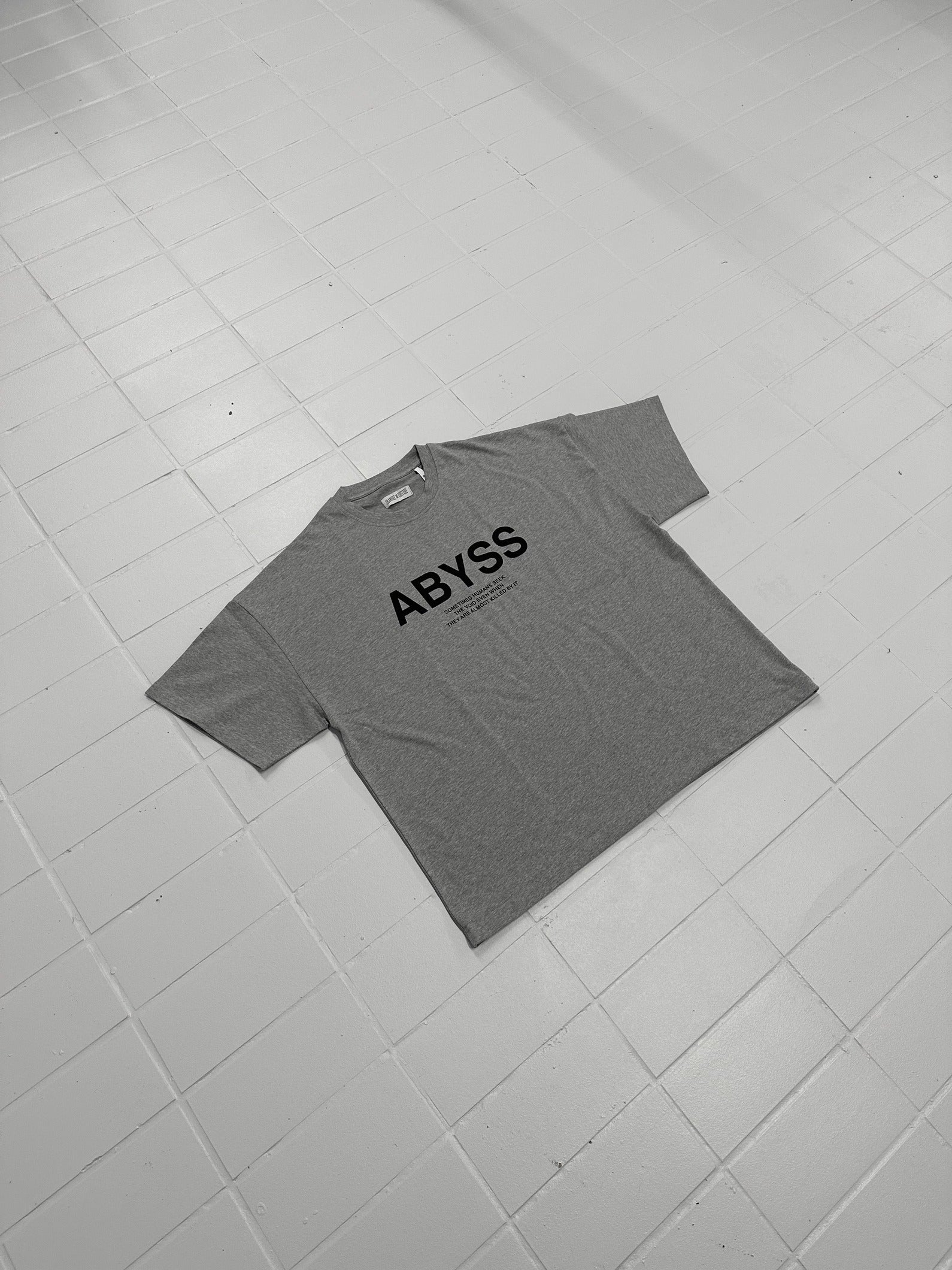 i_024 ABYSS TEE GREY MARL