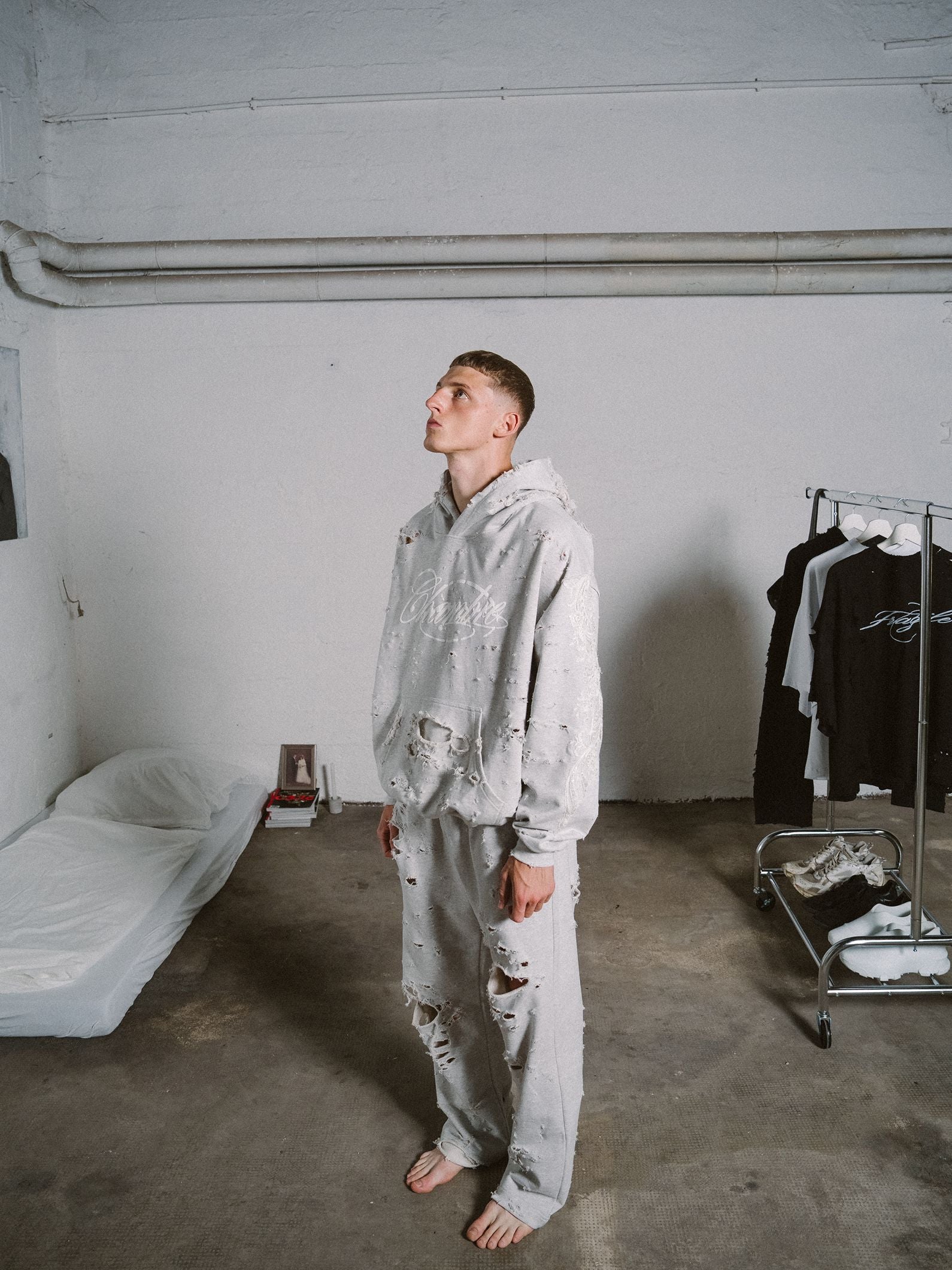LIGHT GREY SIGNATURE HOODIE