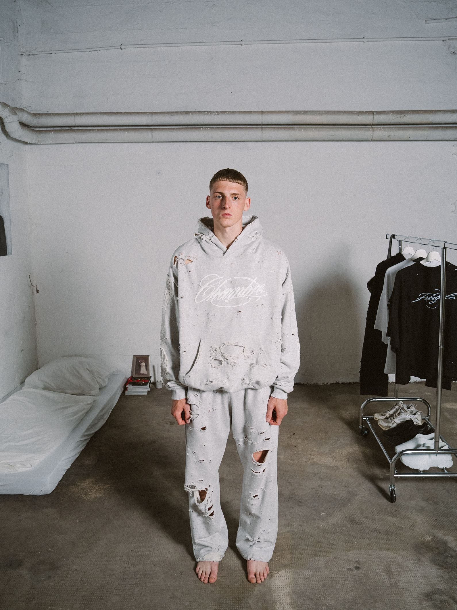 LIGHT GREY SIGNATURE HOODIE