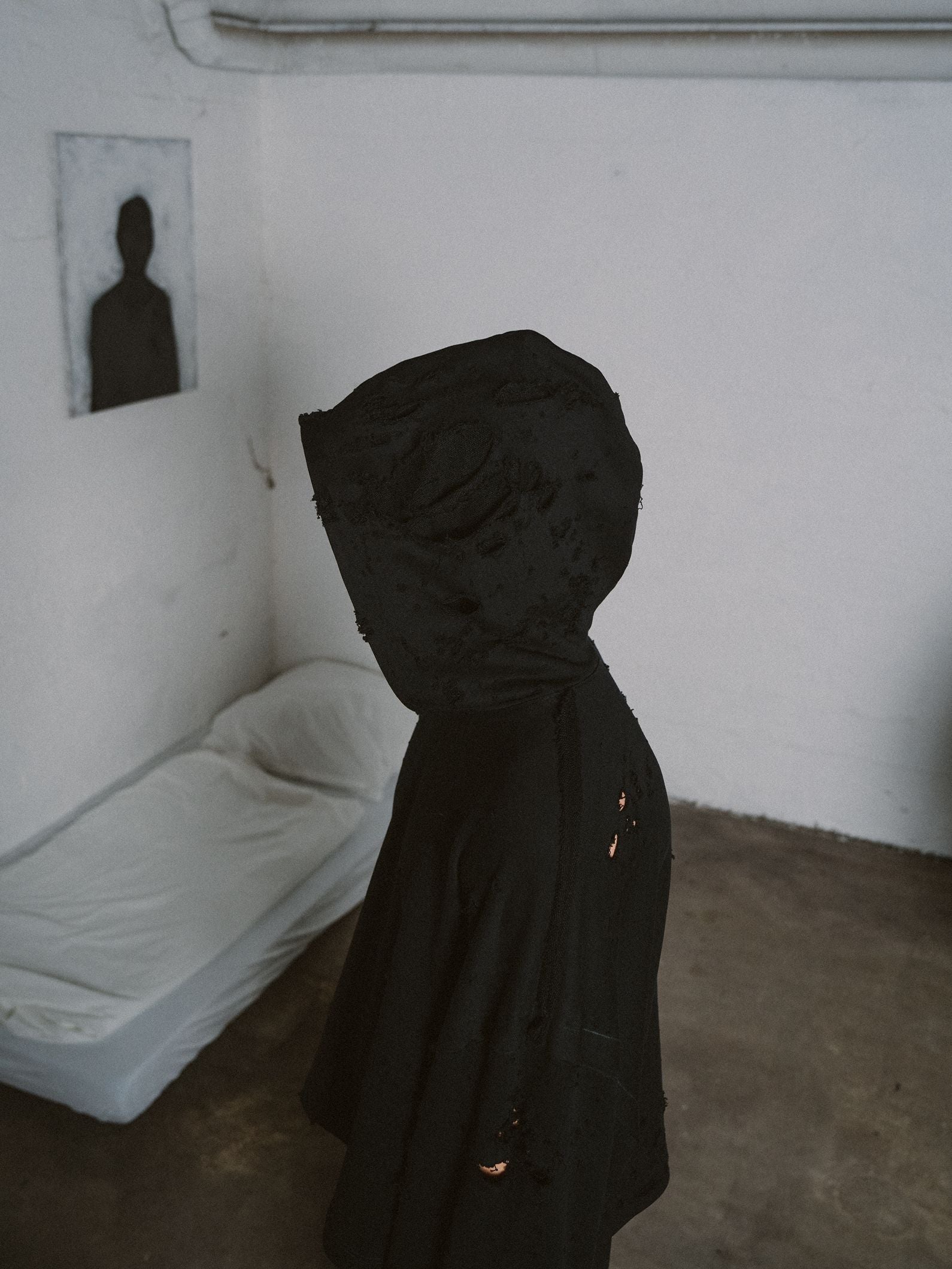 SHELTERED HOODIE